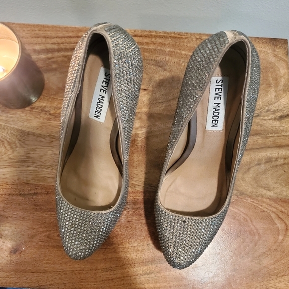 Video Listing - Pewter Crystal Platform Steve Madden Heels - Picture 5 of 6